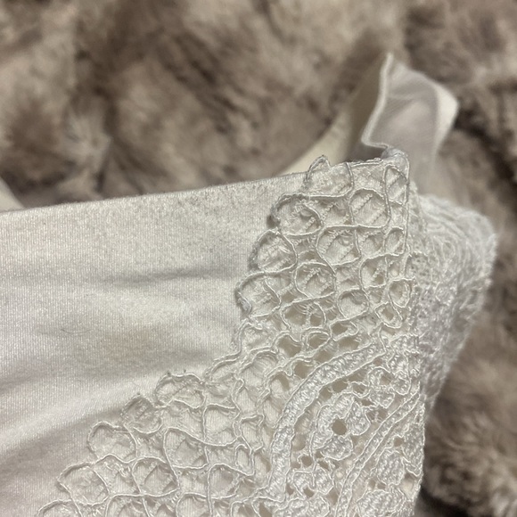 Victoria’s Secret Body by Victoria Unlined Bra - Picture 4 of 4